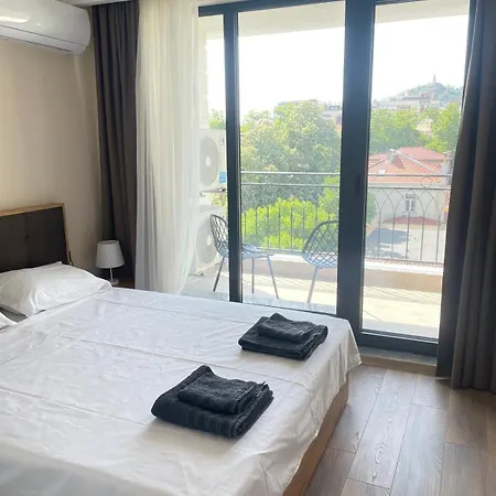 Апартаменты Modern 1br Center With Hill View Пловдив