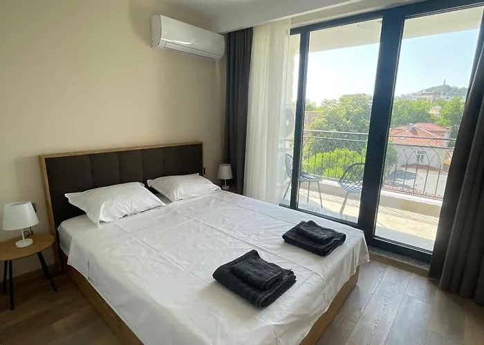 Modern 1br Free Parking With Hill View