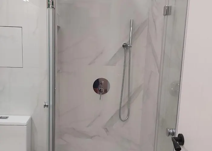 Modern 1br Free Parking With Hill View *